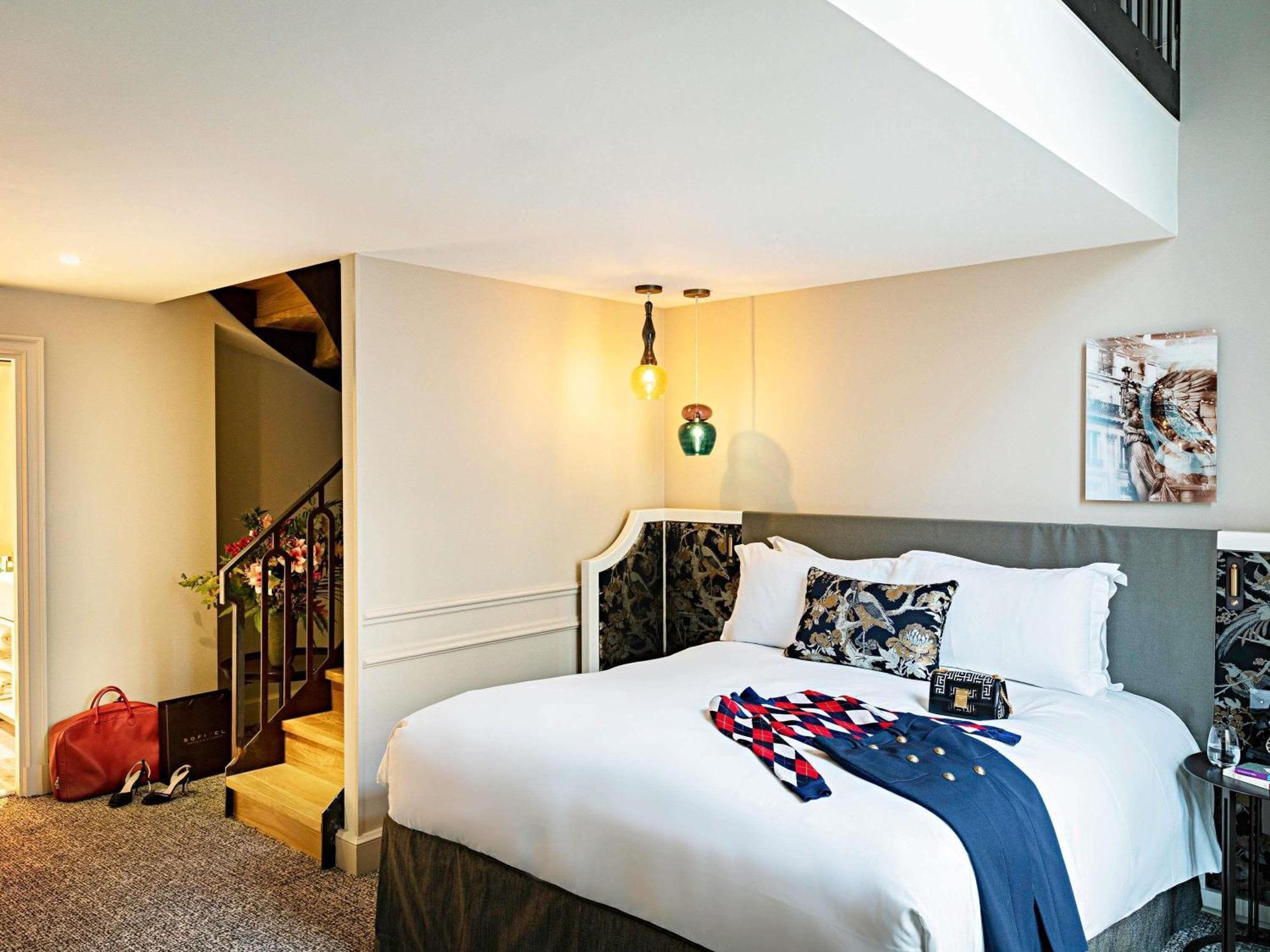 Duplex Junior Suite King or Queen Bed Sofa Bed Street View